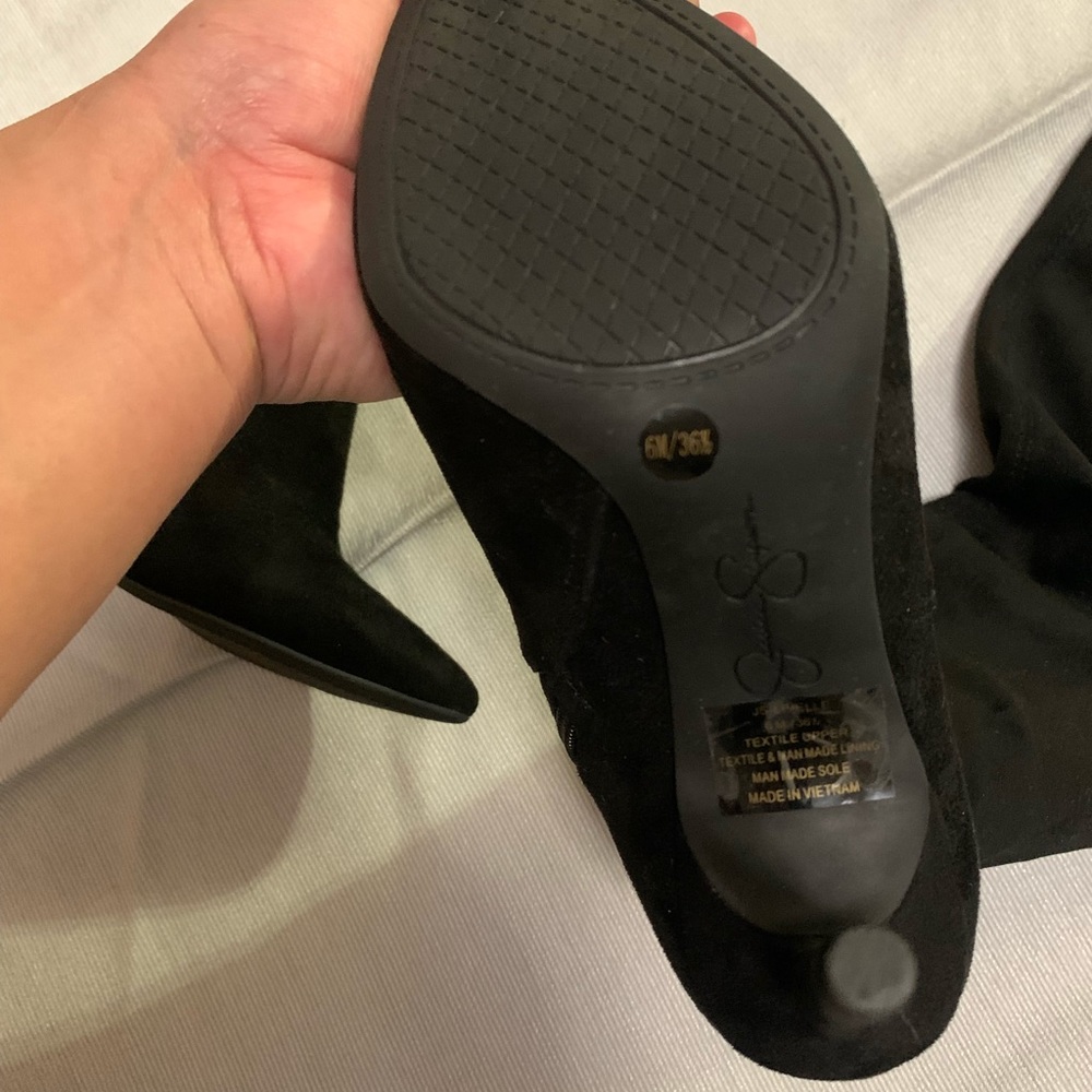 Size 6 - Picture 3 of 3